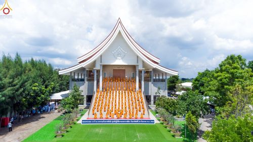 ภาพ No.89823:พิธีวางแผ่นจารึกชื่อ เพื่อนำไปประดิษฐานไว้ในฐานองค์พระประธาน เนื่องในโอกาสครบรอบ 10 ปี ศูนย์ปฏิบัติธรรมนครราชสีมา วันอาทิตย์ที่ 24 กันยายน พ.ศ. 2566