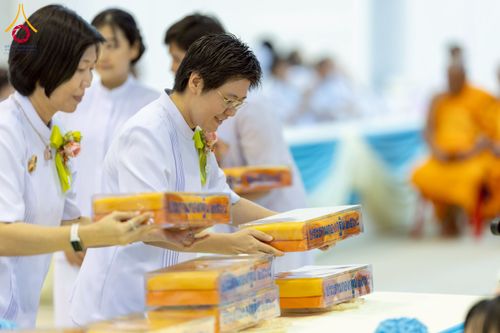 ภาพ No.264541:วันอาทิตย์ที่ 2 พฤศจิกายน พ.ศ. 2568 พิธีทอดกฐินสามัคคี ณ สภาธรรมกายสากล วัดพระธรรมกาย