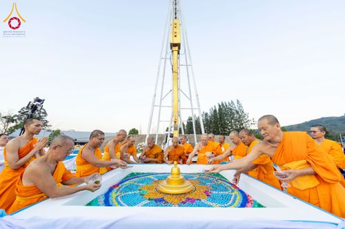 ภาพ No.275152:วันอาทิตย์ที่ 30 พฤศจิกายน พ.ศ. 2568 พิธีตอกเสาเข็ม "สร้างองค์พระเจดีย์เพื่อสร้างสันติภาพโลก" ต้นสุดท้าย ณ ศูนย์ปฏิบัติธรรมระยอง (บ้านช่องลม)