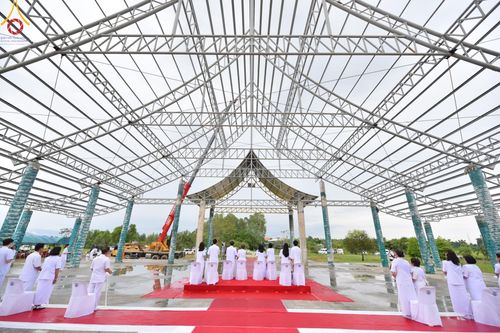 ภาพ No.158178:พิธีทอดผ้าป่า ติดตั้งแผ่นสิริฉะทะนะรัสมี(หลังคา) อาคาร 80 ปี หลวงพ่อธัมมชโย วันอาทิตย์ที่ 22 กันยายน พ.ศ. 2567 ณ ศูนย์ปฏิบัติธรรมวิหารแดง อ.วิหารแดง จ.สระบุรี