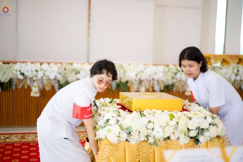 ภาพ No.239824:วันที่ 16-17 สิงหาคม พ.ศ. 2568 การปฏิบัติหน้าที่ของเจ้าหน้าที่ทุกสถานะ เพื่องานพิธีอัญเชิญรูปเหมือนพระมงคลเทพมุนี (สด จันทสโร) และพิธีกดปุ่มอัญเชิญรูปเหมือน พระมงคลเทพมุนี (สด จันทสโร) ณ มหาวิหารแก้วพระมงคลเทพมุนี ศูนย์ปฏิบัติธรรมแก้วเมืองเลย จ.เลย