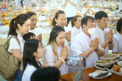 ภาพ No.143248:พิธีถวายภัตตาหารเพื่อเป็นกำลังแห่งการเข้าถึงธรรม ของพระภิกษุสามเณร วัดพระธรรมกาย วันเสาร์ที่ 6 กรกฏาคม พ.ศ. 2567 ณ หอฉันคุณยายอาจารย์ วัดพระธรรมกาย จ.ปทุมธานี