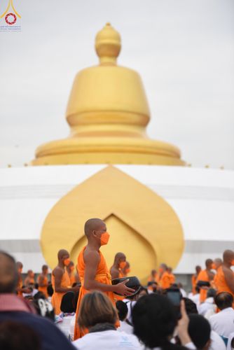 ภาพ No.118532:พิธีตักบาตรพระธรรมยาตรา ปีที่ 12 ณ อนุสรณ์สถานลำดับที่ 5 สถานที่เผยแผ่วิชชาธรรมกายครั้งแรก อนุสรณ์สถานบางปลา จ.นครปฐม วันที่ 25 มกราคม พ.ศ. 2567