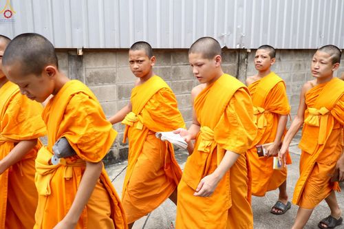 ภาพ No.231965:วันที่ 5 กรกฎาคม พ.ศ. 2568 พิธีถวายภัตตาหารเมนูสวรรค์ เพื่อการบรรลุธรรม ณ หอฉันคุณยายอาจารย์ฯ วัดพระธรรมกาย