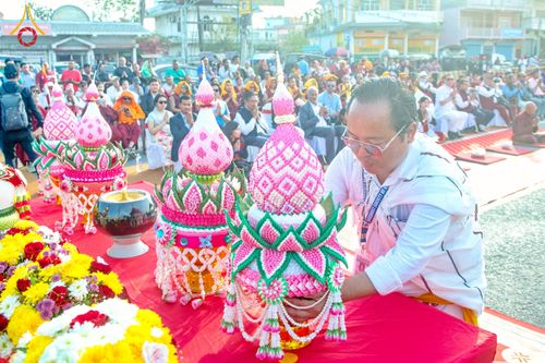 ภาพ No.212966:วันที่ 14 - 15 มีนาคม พ.ศ. 2568 คณะสงฆ์และสามเณรเดินธรรมยาตรา ในโครงการบวชสามเณรเนปาล 500 รูป ไปยังสถานที่รอบมายาเทวีและลุมพินีเกรด ณ ลุมพินี ประเทศเนปาล