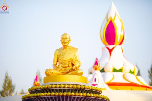 ภาพ No.193023:พิธีตักบาตรพระธรรมยาตรา ณ อนุสรณ์สถานคลองบางนางแท่น อ.สามพราน จ.นครปฐม ในโครงการธรรมยาตรา กตัญญูบูชา มหาปูชนียาจารย์ พระมงคลเทพมุนี(สด จนฺทสโร) พระผู้ปราบมาร อนุสรณ์สถาน 7 แห่ง ปีที่ 13 วันที่ 11 มกราคม พ.ศ.2568