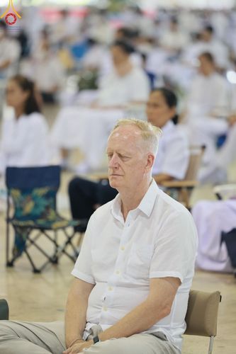 ภาพ No.123085:พิธีตักบาตร และพิธีบูชาข้าวพระ ในวันอาทิตย์ต้นเดือนที่ 4 กุมภาพันธ์ พ.ศ. 2567 ณ วัดพระธรรมกาย จ.ปทุมธานี