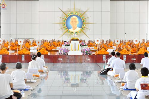 ภาพ No.247449:วันจันทร์ที่ 22 กันยายน พ.ศ. 2568 (วันพระ แรม 15 ค่ำ เดือน 10) พิธีบุพเปตพลี ครั้งที่ 170 ร่วมอุทิศบุญแด่หมู่ญาติที่ล่วงลับไปแล้ว และสืบทอดอายุพระพุทธศาสนา ณ หอฉันคุณยายอาจารย์ฯ วัดพระธรรมกาย