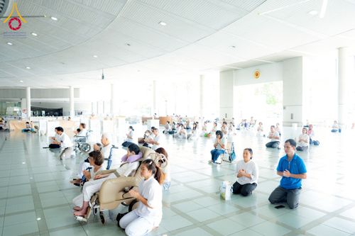 ภาพ No.226594:วันที่ 26 พฤษภาคม พ.ศ. 2568 พิธีบุพเปตพลี ครั้งที่ 164 ร่วมอุทิศบุญแด่หมู่ญาติที่ล่วงลับไปแล้ว และสืบทอดอายุพระพุทธศาสนา ณ หอฉันคุณยายอาจารย์ฯ วัดพระธรรมกาย