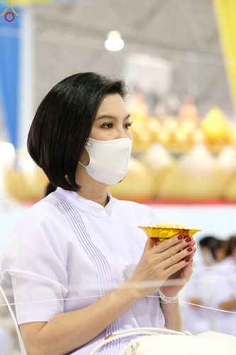 ภาพ No.77075:พิธีหล่อพระบรมพุทธเจ้า ในวันมาฆบูชา อาทิตย์ต้นเดือนที่ 6 มีนาคม พ.ศ. 2566 ณ วัดพระธรรมกาย จ.ปทุมธานี