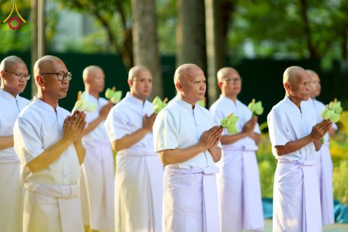 ภาพ No.244601:วันเสาร์ที่ 6 กันยายน พ.ศ. 2568 พิธีเวียนประทักษิณ และวันทาสีมาของนาคธรรมทายาท โครงการอุปสมบทหมู่บูชาธรรมครบรอบ 108 ปี วันครูผู้ค้นพบวิชชาธรรมกาย ณ โบสถ์พระไตรปิฎก วัดพระธรรมกาย