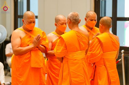 ภาพ No.62178:พิธีอุปสมบทในโครงการอุปสมบทหมู่ บูชาธรรมหลวงพ่อธัมมชโย พ.ศ.2567 ณ อุโบสถ วัดพระธรรมกาย จ.ปทุมธานี วันที่ 13-15 เมษายน พ.ศ. 2567