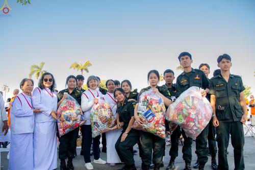 ภาพ No.282498:วันที่ 19 -20 ธันวาคม พ.ศ.2568 เบื้องหลังความสำเร็จ ของการจัดงานตักบาตร พระ 10,000 รูป Skywalk กาญจนบุรี