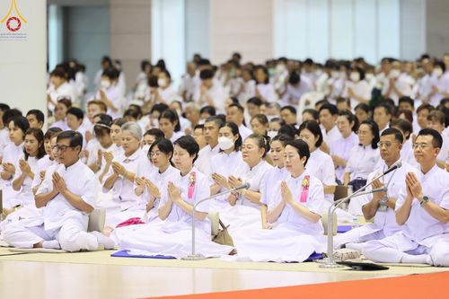 ภาพ No.136761:พิธีตักบาตร พิธีบูชาข้าวพระ ในวันอาทิตย์ต้นเดือนที่ 5 พฤษภาคม พ.ศ. 2567 ณ วัดพระธรรมกาย จ.ปทุมธานี