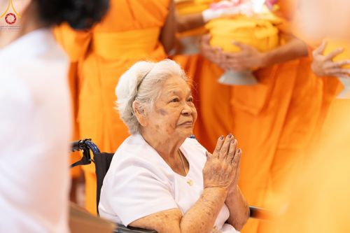 ภาพ No.180736:พิธีบรรพชาอุปสมบท โครงการอุปสมบทบูชาธรรมมหาปูชนียาจารย์ ประจำปีพุทธศักราช 2567 วันเสาร์ที่ 7 ธันวาคมพ.ศ. 2567 ณ วัดพระธรรมกาย จ.ปทุมธานี