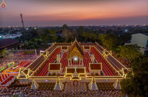 ภาพ No.297148:วันที่ 17 มกราคม พ.ศ. 2569 พิธีจุดประทีปถวายเป็นพุทธบูชา และบูชาธรรมมหาปูชนียาจารย์ (ภาพชุดที่ 2) ณ วัดโบสถ์บน ต.บางคูเวียง จ.นนทบุรี อนุสรณ์สถานลำดับที่ 4 สถานที่เกิดด้วยกายธรรม ในโครงการธรรมยาตรา กตัญญูบูชา มหาปูชนียาจารย์ พระมงคลเทพมุนี(สด จนฺทสโร) พร