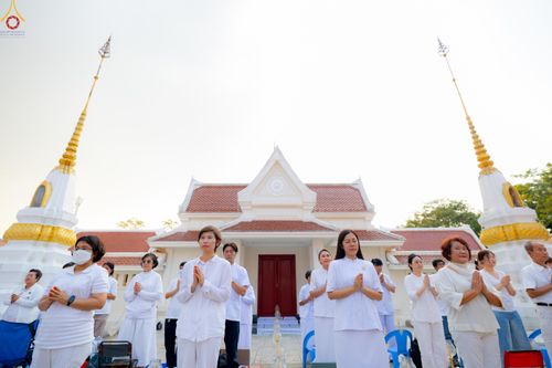 ภาพ No.296874:วันที่ 17 มกราคม พ.ศ. 2569 พิธีจุดประทีปถวายเป็นพุทธบูชา และบูชาธรรมมหาปูชนียาจารย์  ณ วัดโบสถ์บน ต.บางคูเวียง จ.นนทบุรี อนุสรณ์สถานลำดับที่ 4 สถานที่เกิดด้วยกายธรรม ในโครงการธรรมยาตรา กตัญญูบูชา มหาปูชนียาจารย์ พระมงคลเทพมุนี(สด จนฺทสโร) พระผู้ปราบมาร อ