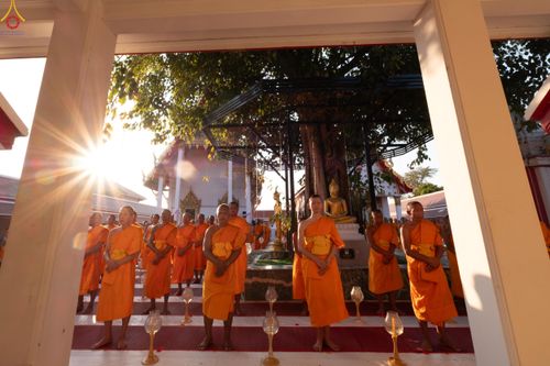 ภาพ No.293857:วันที่ 14 มกราคม พ.ศ. 2569 พิธีจุดประทีปถวายเป็นพุทธบูชา และบูชาธรรมมหาปูชนียาจารย์  ณ วัดสองพี่น้อง ต.ต้นตาล อ.สองพี่น้อง จ.สุพรรณบุรี ในโครงการธรรมยาตรา กตัญญูบูชา มหาปูชนียาจารย์ พระมงคลเทพมุนี(สด จนฺทสโร) พระผู้ปราบมาร อนุสรณ์สถาน 7 แห่ง ปีที่ 14