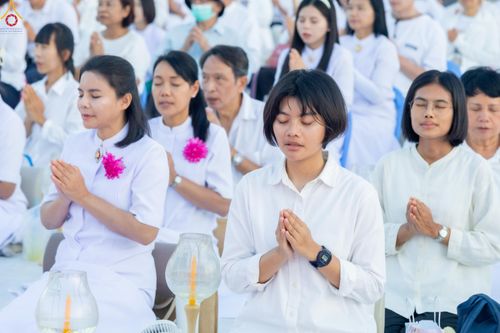 ภาพ No.302047:วันที่ 23 มกราคม พ.ศ. 2569 พิธีจุดประทีปธรรมถวายเป็นพุทธบูชา และบูชาธรรมมหาปูชนียาจารย์  ณ อนุสรณ์สถานลำดับที่ 5 สถานที่เผยแผ่วิชชาธรรมกายครั้งแรก อนุสรณ์สถานบางปลา วัดบางปลา อำเภอบางเลน จังหวัดนครปฐม ในโครงการธรรมยาตรา กตัญญูบูชา มหาปูชนียาจารย์ พระมงคล