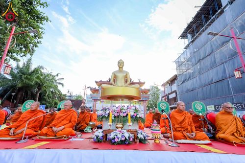 ภาพ No.313923:วันอาทิตย์ที่ 14 มีนาคม พ.ศ. 2569 ทำบุญเมืองหาดใหญ่ตักบาตรพระ 1,109 รูป เติมบุญใหญ่ หลังวิกฤตมหาอุทกภัย ณ ซุ้มประตูไชน่าทาวน์ ถนนศุภสารรังสรรค์ อ.หาดใหญ่ จ.สงขลา