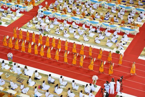 ภาพ No.85250:พิธีมุทิตาสักการะพระภิกษุ ผู้สอบได้เปรียญธรรม ๙ ประโยคระดับโลก, พิธีมอบโล่เกียรติยศและทุนการศึกษา สำนักเรียนบาลีดีเด่นทั่วประเทศ ในวันสมาธิโลก อาทิตย์ที่ 6 สิงหาคม พ.ศ. 2566 ณ สภาธรรมกายสากล วัดพระธรรมกาย