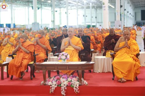 ภาพ No.85121:บรรยากาศการต้อนรับพระสังฆาธิการทั่วประเทศ และพิธีบูชาข้าวพระในวันสมาธิโลก วันอาทิตย์ต้นเดือนที่ 6 สิงหาคม พ.ศ. 2566 ณ สภาธรรมกายสากล วัดพระธรรมกาย