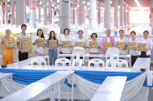 ภาพ No.323248:วันที่ 20 เมษายน พ.ศ.2569 การเตรียมงานของบุคลากรทางการแพทย์ , จุดลงทะเบียนพระสังฆาธิการ , วางกล่องไทยธรรม เพื่องานถวายมหาสังฆทาน 40,000 กว่าวัดทั่วประเทศ วันคุ้มครองโลก 22 เมษายน พ.ศ.2569 วัดพระธรรมกาย
