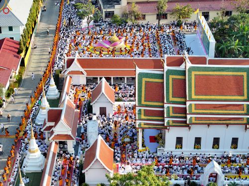 ภาพ No.295317:วันที่ 16 มกราคม พ.ศ. 2569 พิธีต้อนรับพระธรรมยาตรา อนุสรณ์สถานลำดับที่ 4 (ภาพชุดที่ 2) สถานที่เกิดด้วยกายธรรม ณ วัดโบสถ์บน ต.บางคูเวียง จ.นนทบุรี ในโครงการธรรมยาตรา กตัญญูบูชา มหาปูชนียาจารย์ พระมงคลเทพมุนี(สด จนฺทสโร) พระผู้ปราบมาร อนุสรณ์สถาน 7 แห่ง ปี