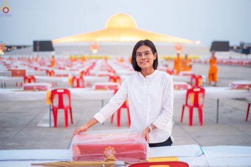 ภาพ No.323149:วันที่ 19 เมษายน พ.ศ.2569 การเรียงกล่องไทยธรรม , เตรียมงานจราจร เพื่องานถวายมหาสังฆทาน 40,000 กว่าวัดทั่วประเทศ วันคุ้มครองโลก 22 เมษายน พ.ศ.2569 วัดพระธรรมกาย