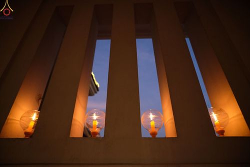 ภาพ No.73303:พิธีจุดประทีปถวายเป็นพุทธบูชา และบูชาธรรมมหาปูชนียาจารย์ ในโครงการธรรมยาตรากตัญญูบูชา มหาปูชนียาจารย์ พระมงคลเทพมุนี(สด จนฺทสโร) พระผู้ปราบมาร ปีที่ 11 ณ อนุสรณ์สถานลำดับที่ 4 สถานที่เกิดด้วยกายธรรม วัดโบสถ์ (บน) บางคูเวียง อ.บางกรวย จ.นนทบุรี วันที่ 21 