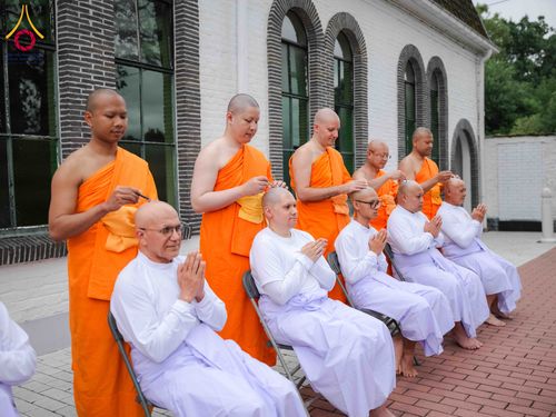 ภาพ No.336704:วันศุกร์ที่ 12 มิถุนายน พ.ศ. 2569 พิธีตัดปอยผมและพิธีปลงผมนาคธรรมทายาท  ภาคพื้นยุโรป รุ่นที่ 11   ณ วัดพระธรรมกายเบลเยียม ประเทศเบลเยียม