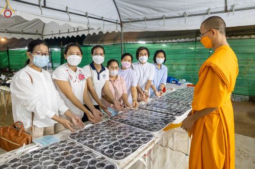 ภาพ No.71053:พิธีถวายภัตตาหารเป็นสังฆทาน แด่คณะพระธรรมยาตราฯ ในโครงการธรรมยาตราฯ ปีที่ 11 ณ อนุสรณ์สถานคลองบางนางแท่น อ.สามพราน จ.นครปฐม วันที่ 13 มกราคม พ.ศ. 2566