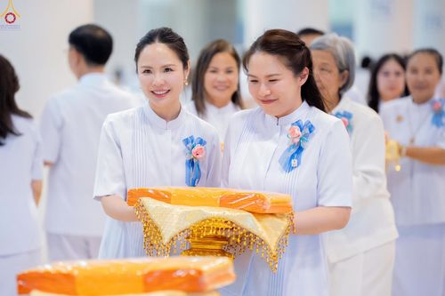 ภาพ No.345667:วันพฤหัสบดีที่ 27 สิงหาคม พ.ศ.2569 พิธีทอดผ้าป่าเพื่อถวายอุปกรณ์สื่อโสตทัศน์ อาคาร 82 ปี หลวงพ่อธัมมชโย พิธีทอดผ้าป่าสมทบกฐินวัดพระธรรมกาย และสมทบกฐิน 30,000 กว่าวัดทั่วไทย ครั้งที่ 1 ประจำปี พุทธศักราช 2569 ณ วัดพระธรรมกาย ปทุมธานี