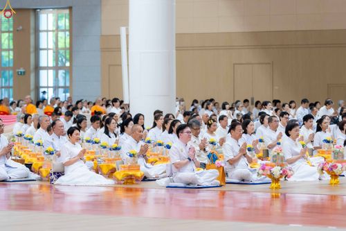 ภาพ No.343621:วันที่ 16 สิงหาคม พ.ศ.2569 พิธีถวายคิลานเภสัช และอุปกรณ์ทางการแพทย์ ณ ห้องแก้วสารพัดนึก2 วัดพระธรรมกาย