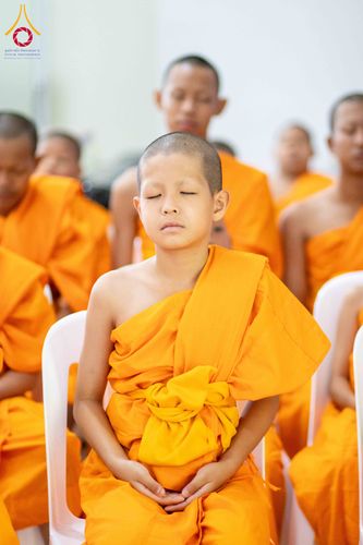 ภาพ No.321853:วันที่ 12 เมษายน พ.ศ.2569 ตักบาตรสงกรานต์ฉลองสามเณรใหม่  ณ ศูนย์ปฏิบัติธรรมระยอง(บ้านช่องลม)