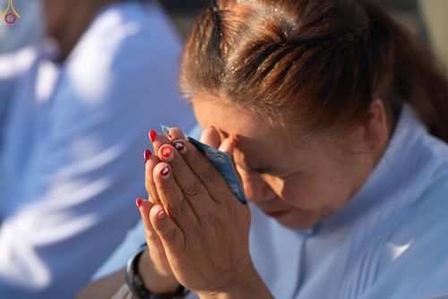 ภาพ No.282746:วันเสาร์ที่ 20 ธันวาคม พ.ศ.2568 พิธีตักบาตรพระ 10,000 รูป (ชุด 2) เนื่องในโอกาส 194 ปี จังหวัดกาญจนบุรี และอุทิศส่วนกุศลให้แด่บรรพชนทั้งหลาย บริเวณถนนสองแคว (Skywalk) เมืองกาญจนบุรี