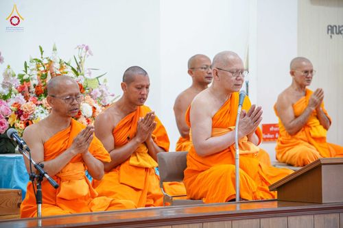ภาพ No.346581:วันอาทิตย์ที่ 30 สิงหาคม พ.ศ.2569 พิธีทอดผ้าป่า สวดธรรมจักรกัปปวัตนสูตรกลั่นแผ่นดินโปรยรัตนชาติ  สถาปนาองค์พระเจดีย์เพื่อสร้างสันติภาพโลก  ณ ศูนย์ปฏิบัติธรรมพนมสารคาม (เพชรตะวัน) จังหวัดฉะเชิงเทรา