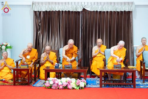 ภาพ No.149511:พิธีทักษิณานุปทานแด่บรรพชนตระกูลผ่องสวัสดิ์ และหมู่ญาติที่ล่วงลับไปแล้ว ประจำปี ครั้งที่ 19 วันพฤหัสบดีที่ 22 สิงหาคม พ.ศ. 2567 ณ พระมหาเจดีย์ทัตตชีโว ศูนย์อบรมเยาวชนกาญจนบุรี