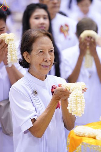 ภาพ No.160051:พิธีปฎิบัติธรรม , พิธีสักการะพระมงคลเทพมุนี (สด จนฺทสโร) พระผู้ปราบมาร ณ สภาธรรมกายสากล วัดพระธรรมกาย วันพฤหัสบดีที่ 10 ตุลาคม พ.ศ. 2567