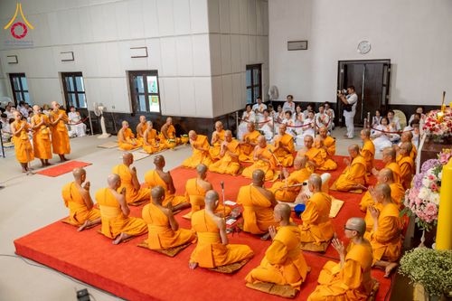 ภาพ No.223822:วันอาทิตย์ที่ 11 พฤษภาคม พ.ศ. 2568 พิธีอุปสมบทสามเณรเปรียญธรรมอุปสมบทอุทิศชีวิต 9 รูป อุบาสก 1 ท่าน ณ อุโบสถพระไตรปิฏกวัดพระธรรมกาย