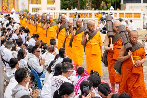 ภาพ No.128279:พิธีอัญเชิญพระบรมสารีริกธาตุ " ใจกลางเมืองนครหาดใหญ่ " เพื่อประดิษฐาน ณ มหารัตนเจดีย์สิริปทุมสวรรค์ (เจดีย์อริยพุทธะ 5 พระองค์) ศูนย์ปฏิบัติธรรมภาคใต้ อ.บางกล่ำ จ.สงขลา  วันที่ 9 มีนาคม พ.ศ.2567 (ชุดที่ 1)