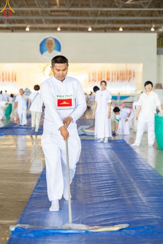 ภาพ No.137249:พิธีตักบาตร และปฏิบัติธรรม ในวันวิสาขบูชา วันพุธที่ 22 พฤษภาคม พ.ศ. 2567 ( วันพระขึ้น15 ค่ำ เดือน 6 ) ณ วัดพระธรรมกาย จ.ปทุมธานี