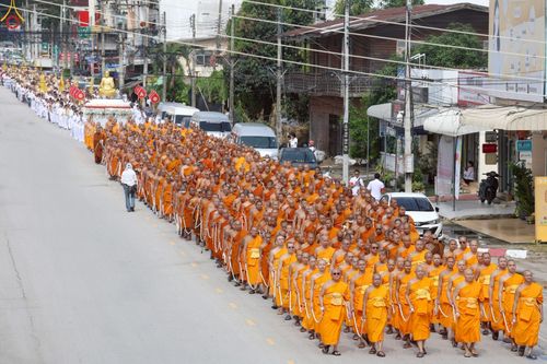 ภาพ No.239257:วันอาทิตย์ที่ 17 สิงหาคม พ.ศ. 2568 พิธีอัญเชิญรูปเหมือนพระมงคลเทพมุนี (สด จันทสโร) ณ ศาลากลางจังหวัดเลย ถึงลานพญานาค สวนสาธารณะกุดป่อง อ.เมือง จ.เลย