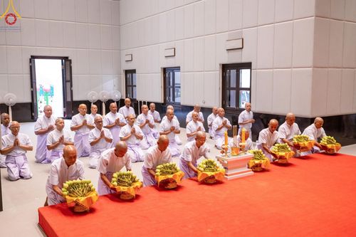 ภาพ No.156746:พิธีบรรพชาอุปสมบท ธรรมทายาท โครงการอุปสมบทหมู่บูชาธรรมครบรอบ 107 ปี วันครูผู้ค้นพบวิชชาธรรมกาย ณ โบสถ์พระไตรปิฏก วัดพระธรรมกาย วันเสาร์ที่ 14 กันยายน พ.ศ. 2567