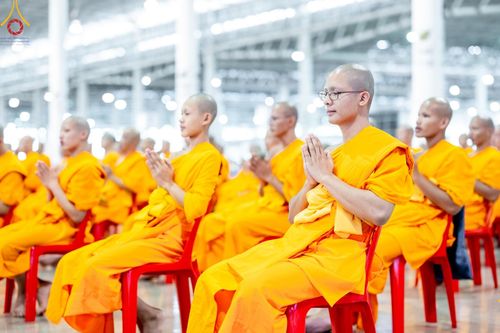 ภาพ No.151245:พิธีบูชาข้าวพระ ในวันอาทิตย์ต้นเดือน วันที่ 1 กันยายน พ.ศ. 2567 ณ สภาธรรมกายสากล วัดพระธรรมกาย