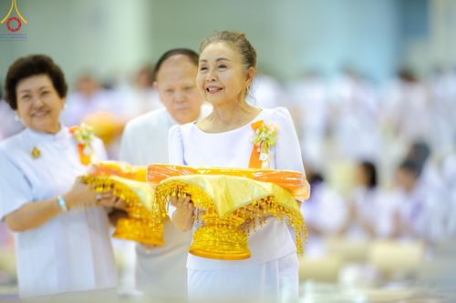 ภาพ No.167784:พิธีทอดกฐิน และ พิธีกรานกฐิน ในวันอาทิตย์ที่ 3 พฤศจิกายน พ.ศ. 2567 ณ วัดพระธรรมกาย จ.ปทุมธานี