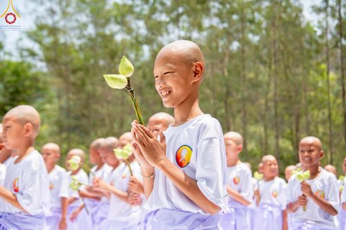 ภาพ No.213864:วันเสาร์ที่ 29 มีนาคม พ.ศ. 2568 พิธีตัดปอยผม ขอขมาผู้ปกครอง มอบบาตร-ผ้าไตร และพิธีบรรพชาสามเณร ณ ศูนย์ปฏิบัติธรรมจังหวัดระยอง (บ้านช่องลม) ต.บางบุตร อ.บ้านค่าย จ.ระยอง