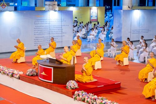 ภาพ No.244291:วันที่ 7 กันยายน พ.ศ. 2568 พิธีจุดประทีป วันครูผู้ค้นพบวิชชาธรรมกาย ณ ลานธรรมฯ และวิหารคด วัดพระธรรมกาย