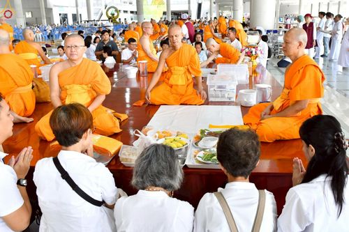 ภาพ No.247465:วันจันทร์ที่ 22 กันยายน พ.ศ. 2568 (วันพระ แรม 15 ค่ำ เดือน 10) พิธีบุพเปตพลี ครั้งที่ 170 ร่วมอุทิศบุญแด่หมู่ญาติที่ล่วงลับไปแล้ว และสืบทอดอายุพระพุทธศาสนา ณ หอฉันคุณยายอาจารย์ฯ วัดพระธรรมกาย