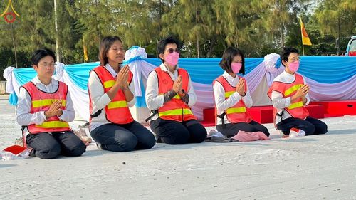 ภาพ No.110075:V.8 พลังทีม การเตรียมงาน เก็บงาน การรับบุญของเจ้าหน้าที่หน่วยงานต่างๆ เพื่อโครงการธรรมยาตรา กตัญญูบูชามหาปูชนียาจารย์ พระมงคลเทพมุนี (สด จนฺทสโร) พระผู้ปราบมาร อนุสรณ์สถาน 7 แห่ง ปีที่ 12 ระหว่างวันที่ 2 - 31 มกราคม พ.ศ.2567